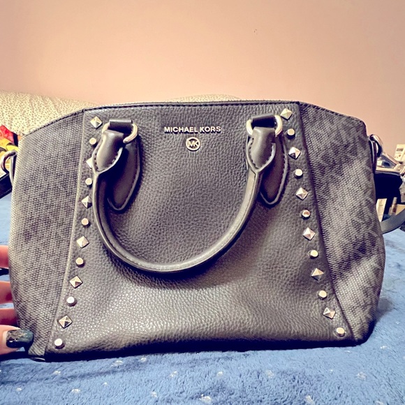 Michael Kors medium studded satchel - Picture 1 of 9